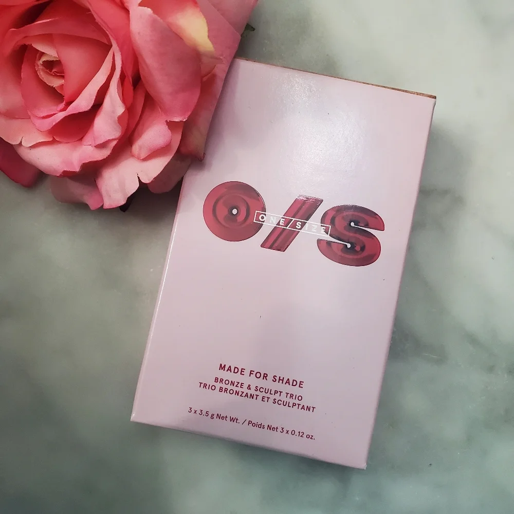 ONE/SIZE Bronzer & Contour Palette In Light